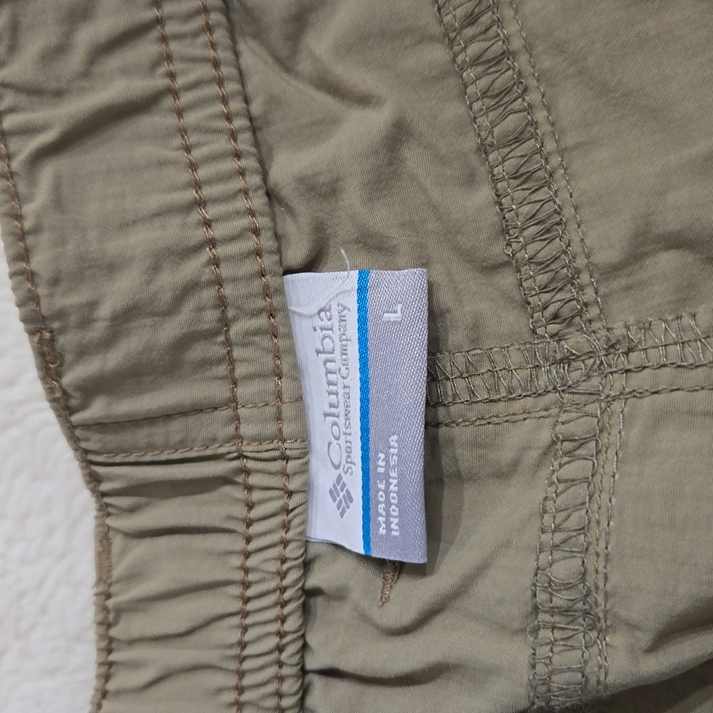 Columbia Women's Shorts - Picture 9 of 9